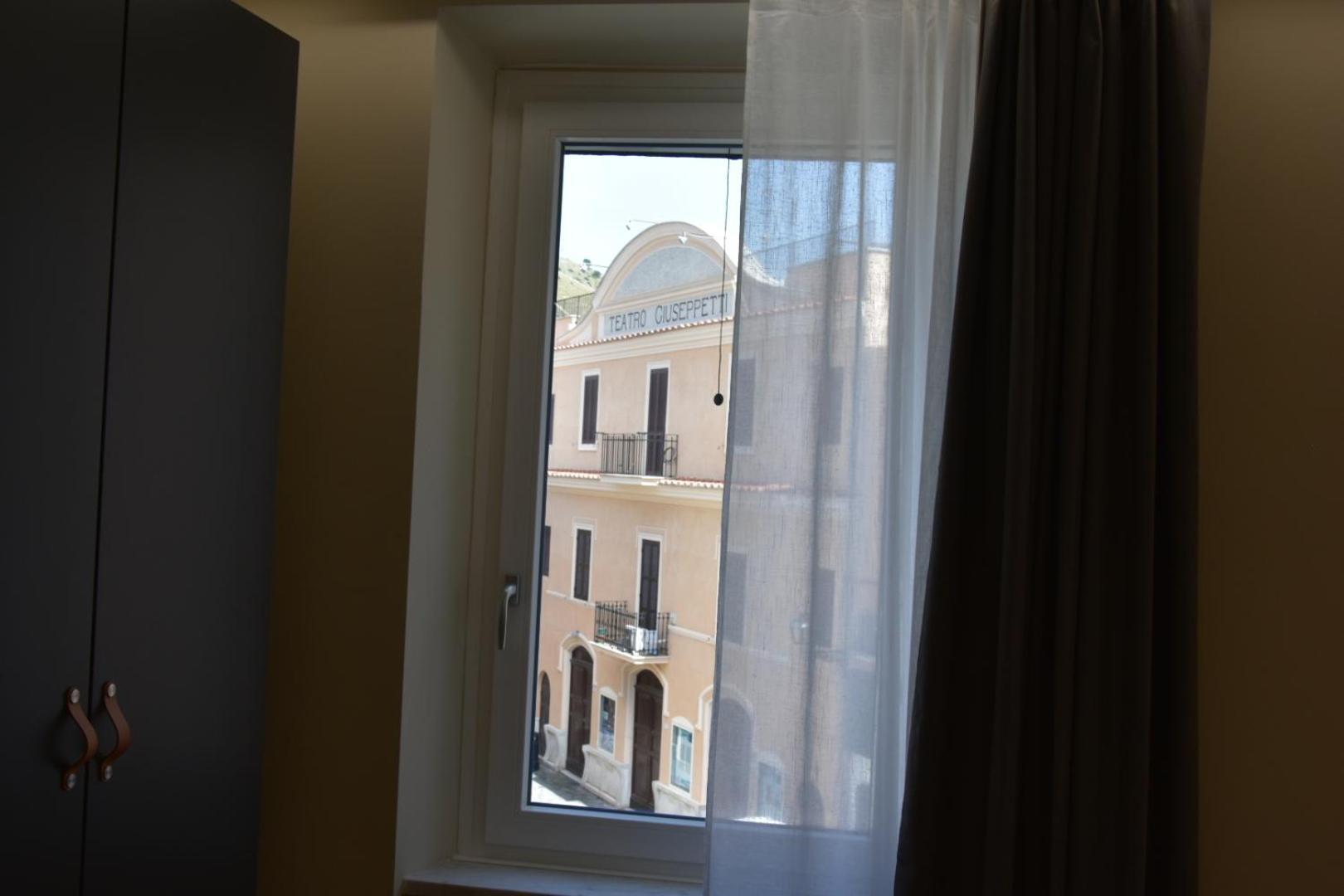 Mom Apartment Rooms&Suites Tivoli Buitenkant foto