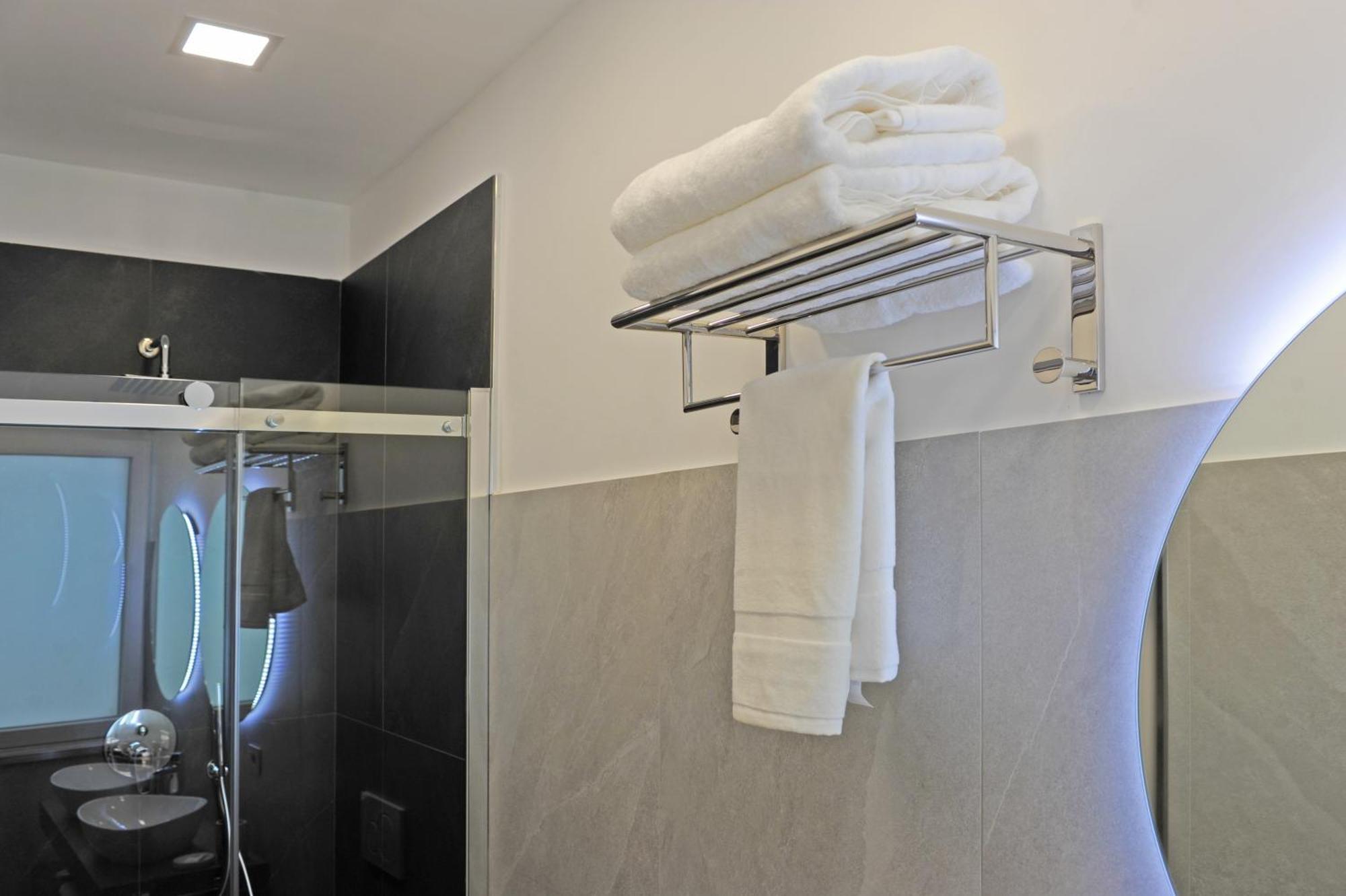 Mom Apartment Rooms&Suites Tivoli Buitenkant foto