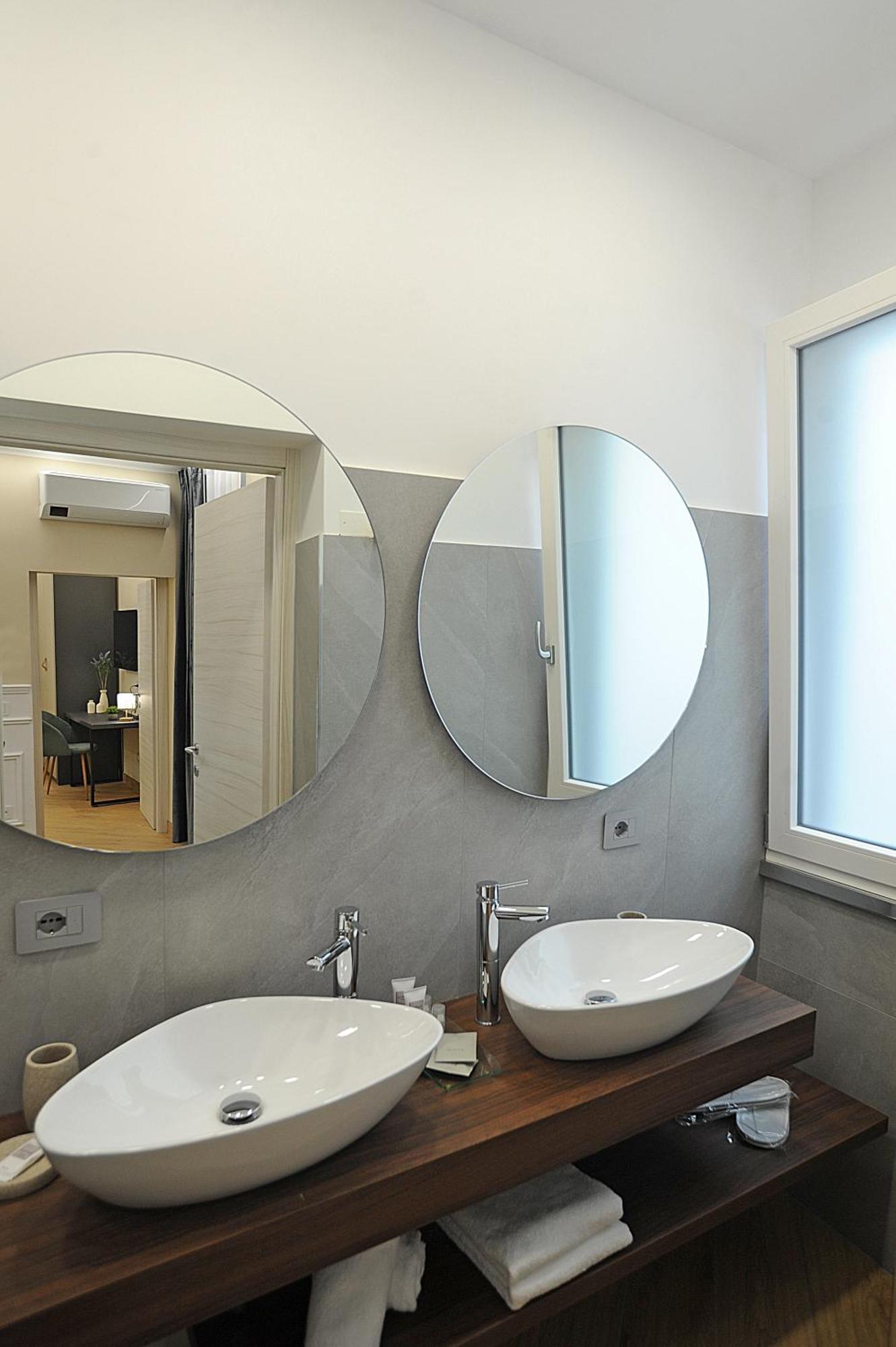 Mom Apartment Rooms&Suites Tivoli Buitenkant foto