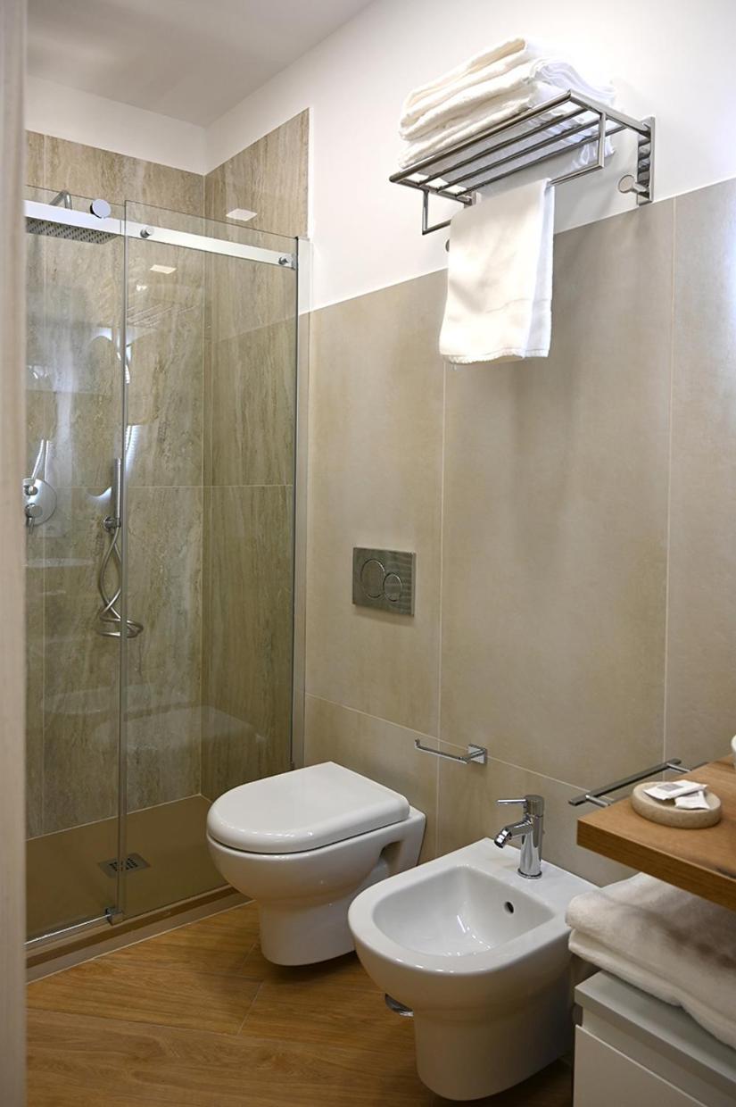Mom Apartment Rooms&Suites Tivoli Buitenkant foto